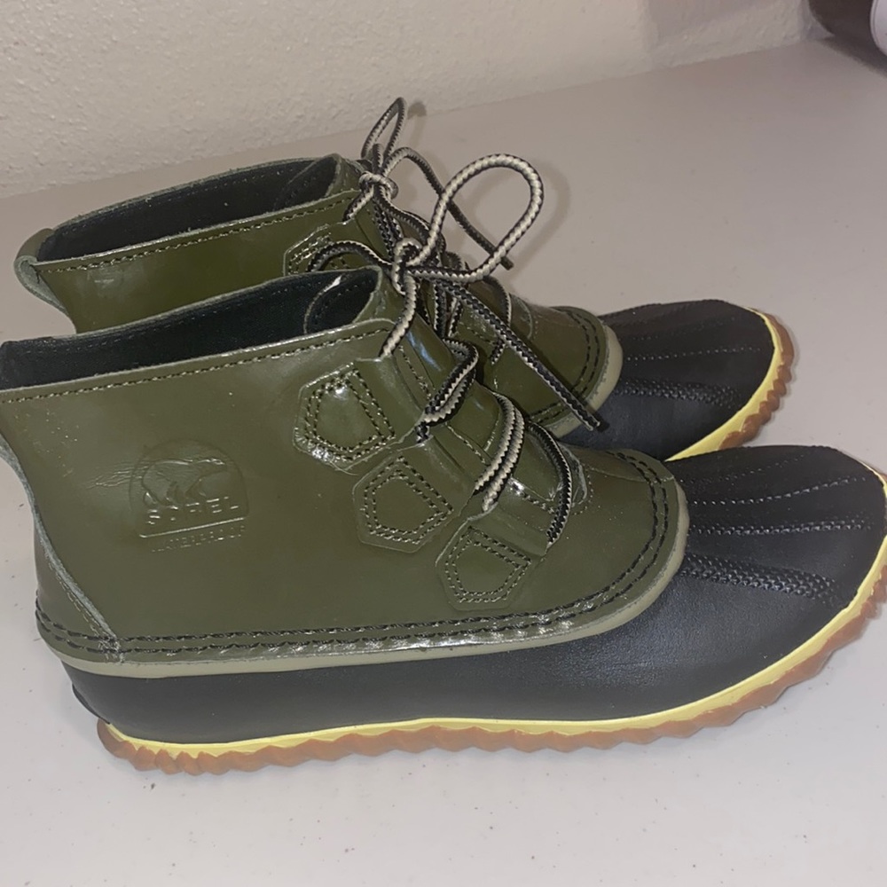 SOREL out and about boots size 7